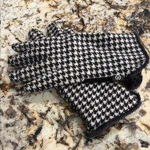 Houndstooth Patterned Gloves